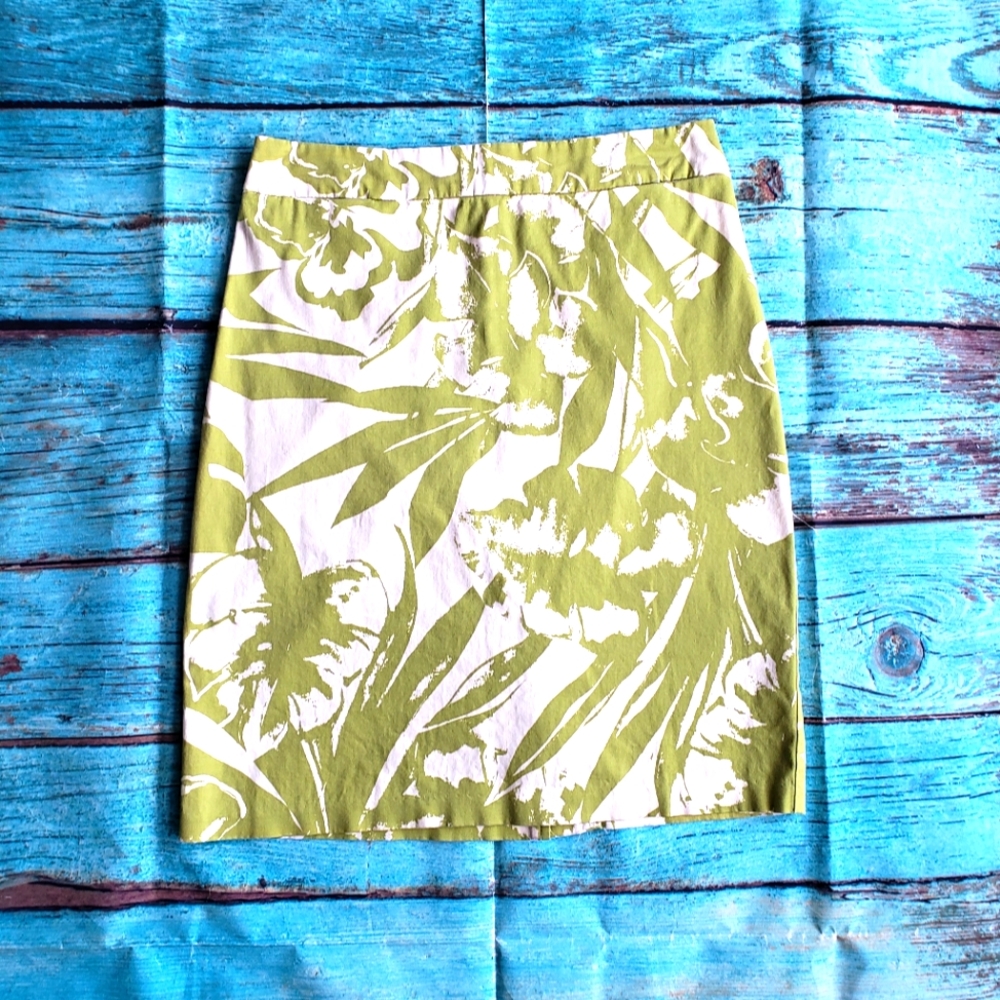 New York & Company tropical palm print skirt size 2